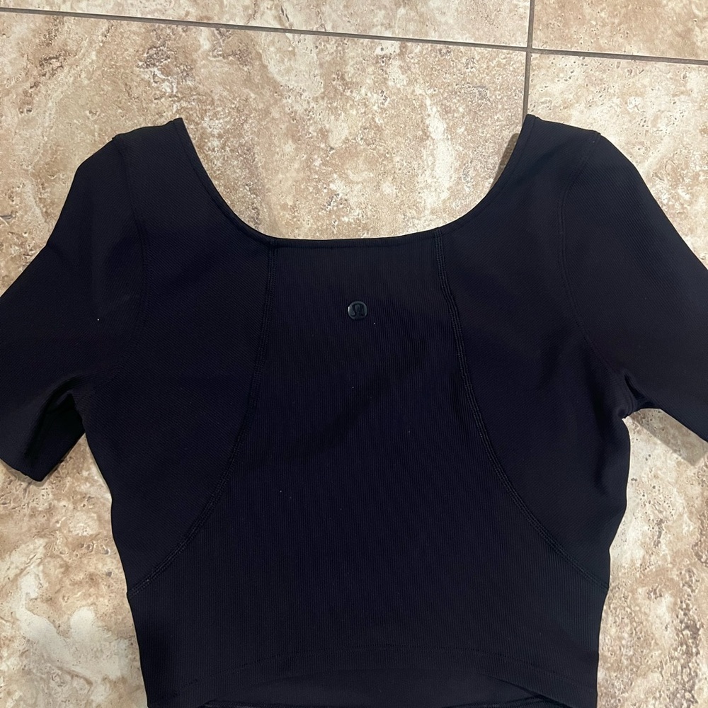 Black Lululemon top